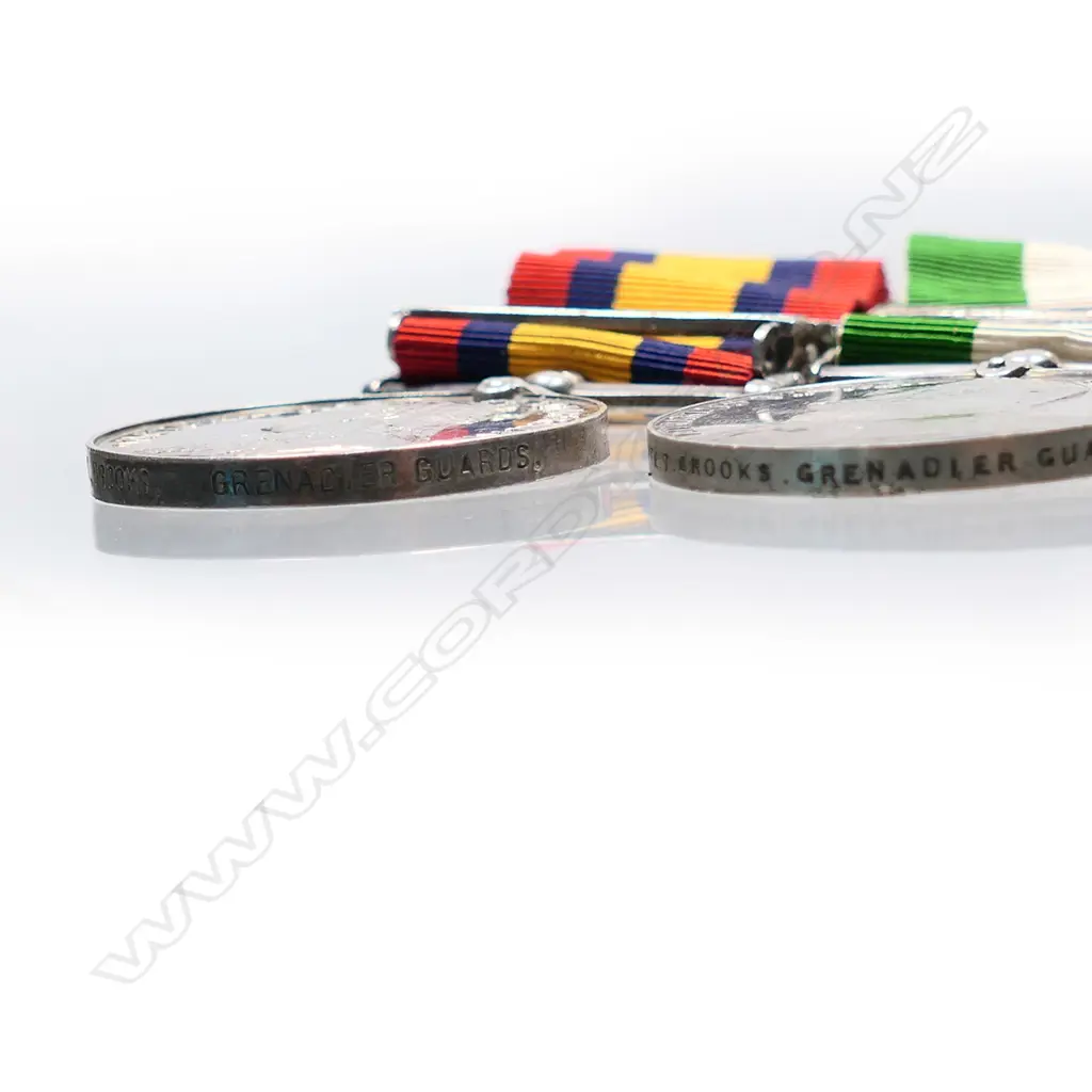 A pair, Queen's and King's South Africa medals with clasps and ribbons, Image 1++