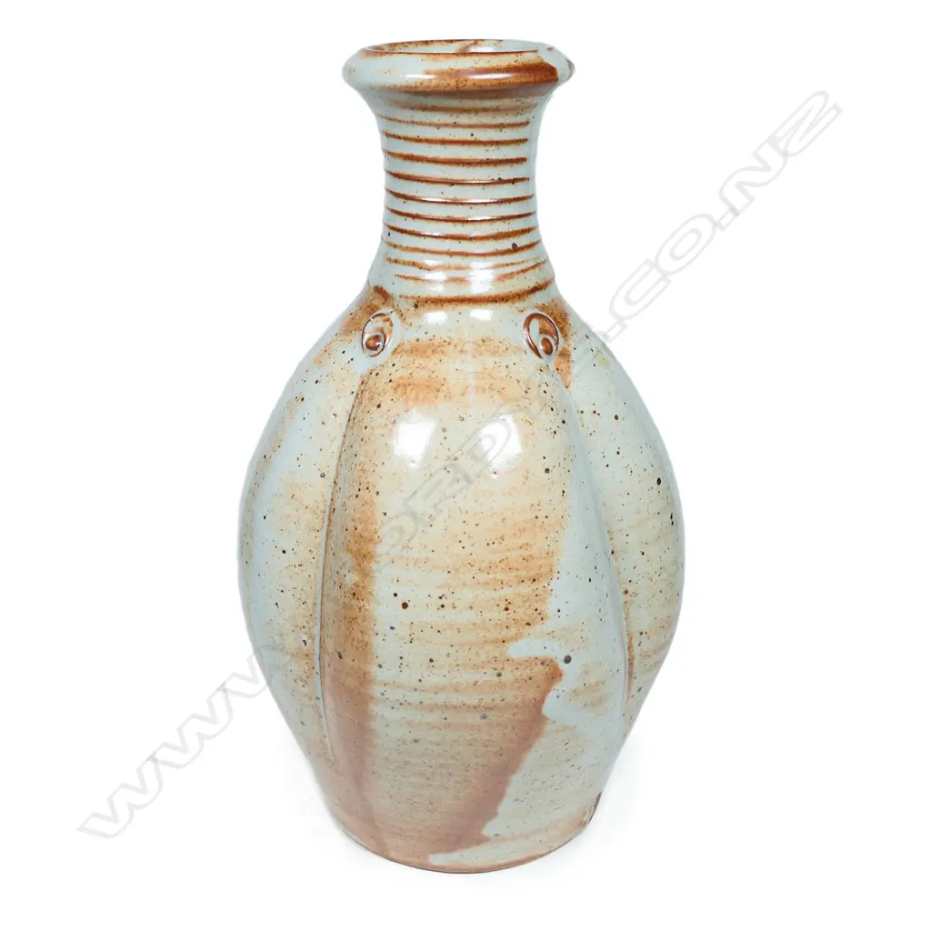 Peter Stichbury shino glazed vase, Image 1++