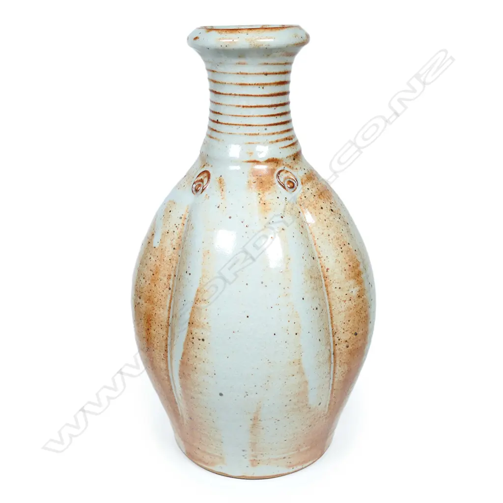 Peter Stichbury shino glazed vase, Image 1++