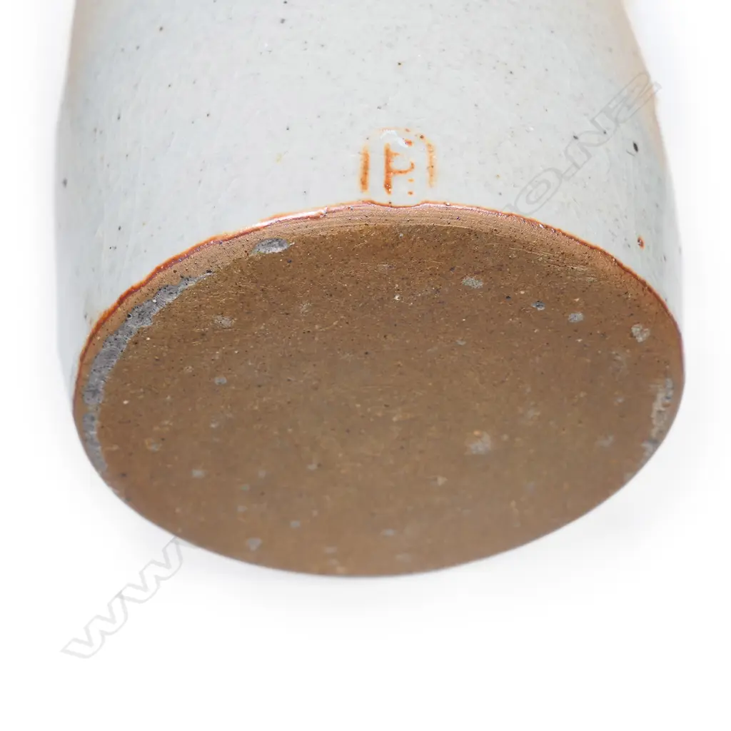 Peter Stichbury shino glazed vase, Image 1++