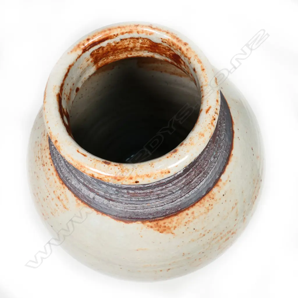 Peter Stichbury large shino glazed vase, Image 1++