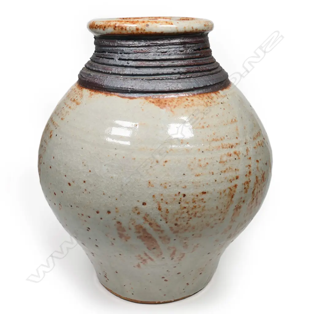 Peter Stichbury large shino glazed vase, Image 1++