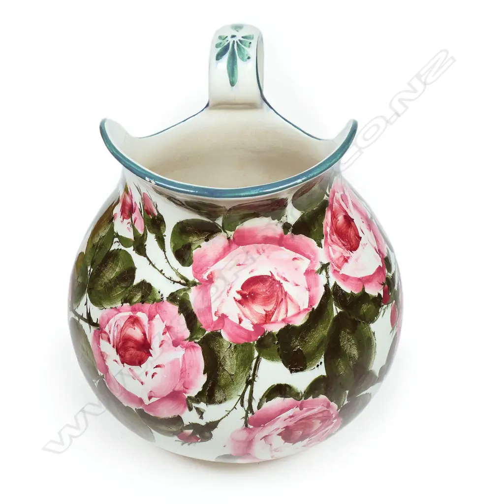 A large Wemyss pottery jug, Image 1++