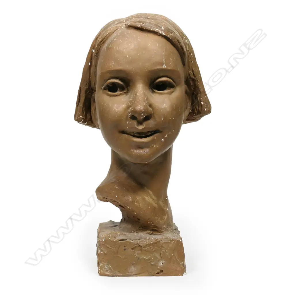 Mona Malcolm (1913-1996), Image 1++