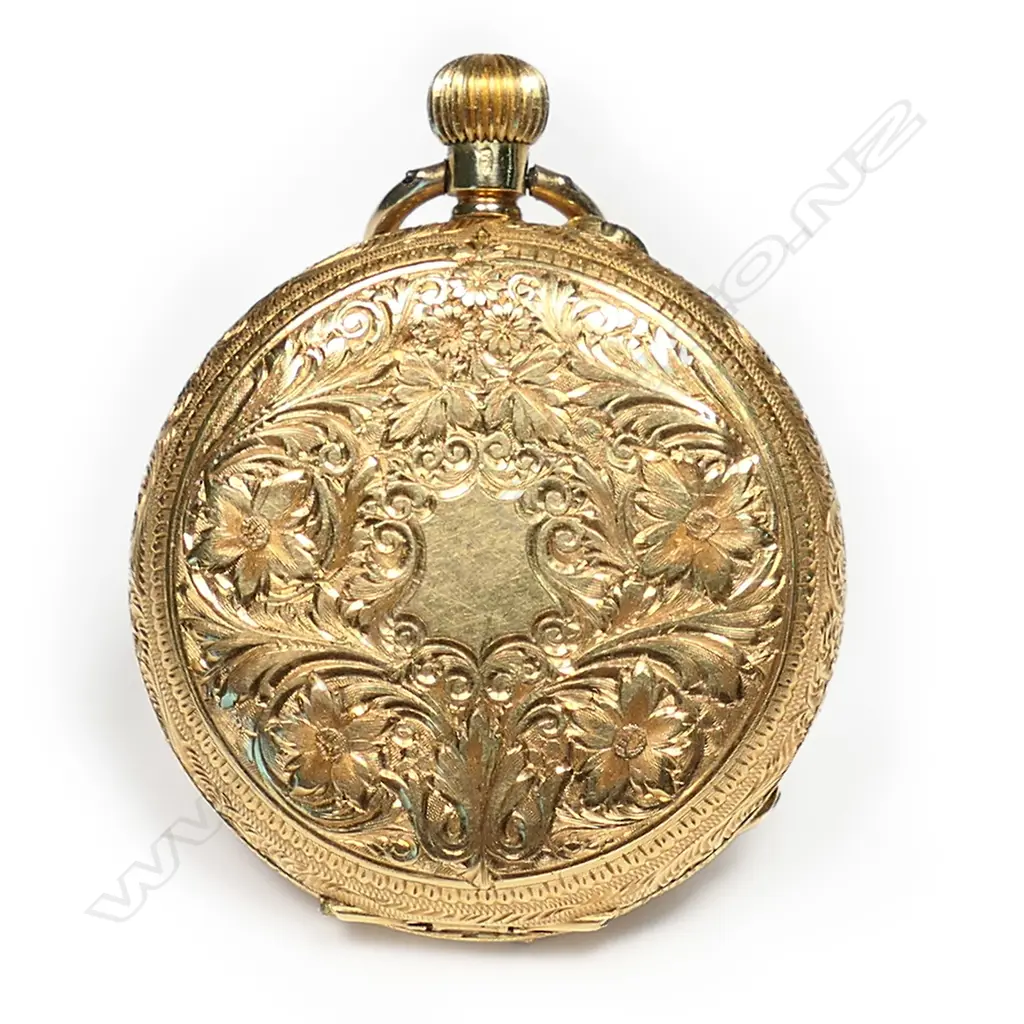 A lady's 18ct gold Swiss full hunter pocket watch by Baume et Cie, early 20thC Image 1++