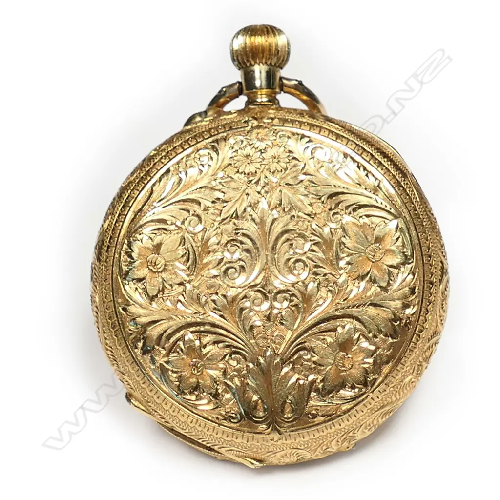A lady's 18ct gold Swiss full hunter pocket watch by Baume et Cie, early 20thC Image 1++