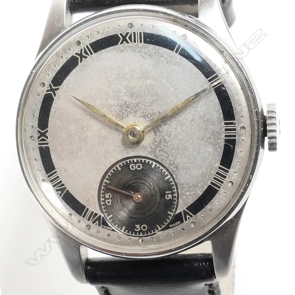 An Omega wristwatch c.1944. Image 1++