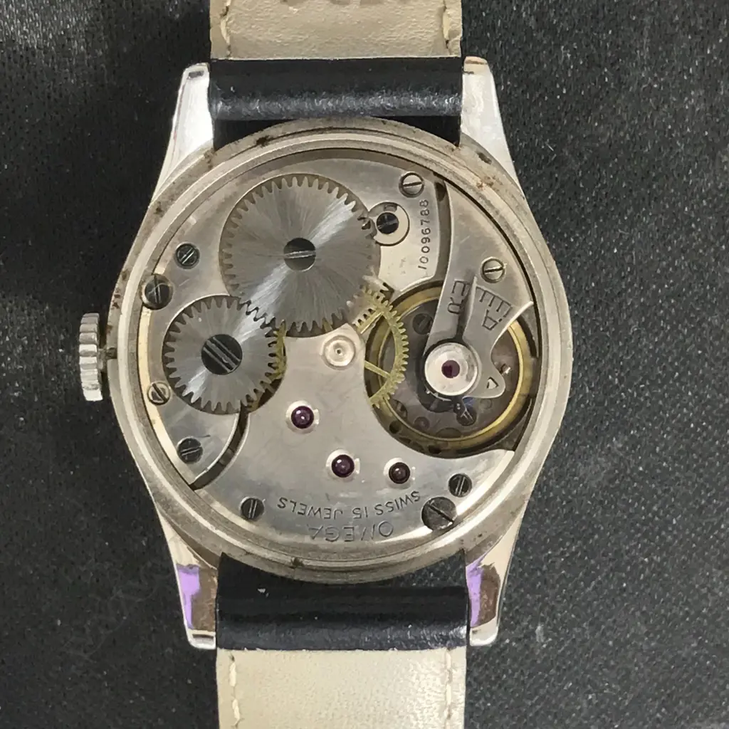 An Omega wristwatch c.1944. Image 1++