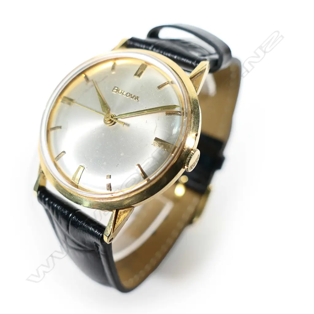 A c.1970 18ct yellow gold Bulova gent's wristwatch, Image 1++