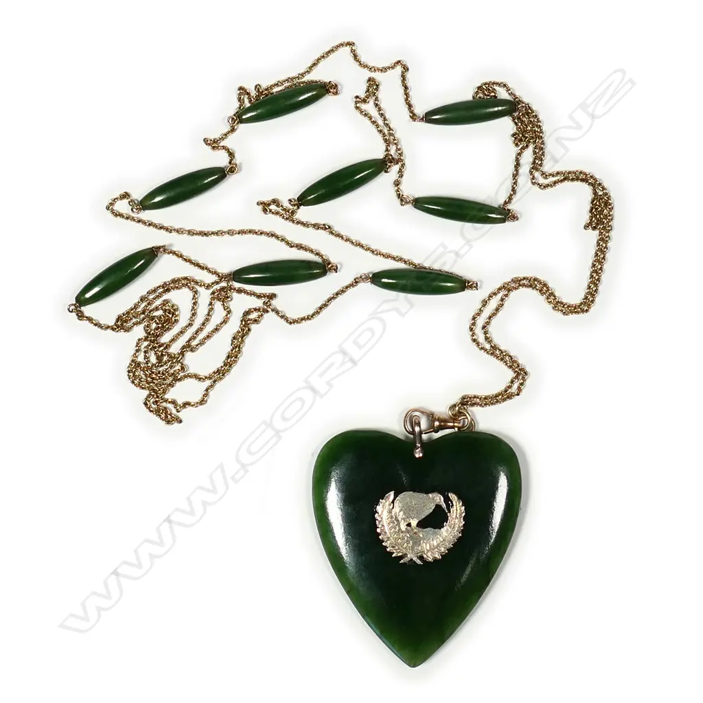 An impressive c.1900 9ct yellow gold and nephrite muff chain with nephrite and gold heart pendant, Image 1++