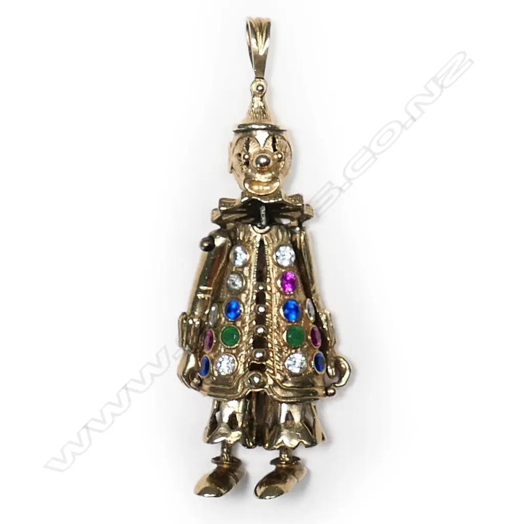 A 9ct yellow gold articulated clown pendant, Image 1++