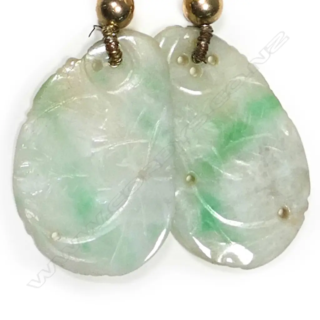 A cultured pearl and jade sautoir, Image 1++