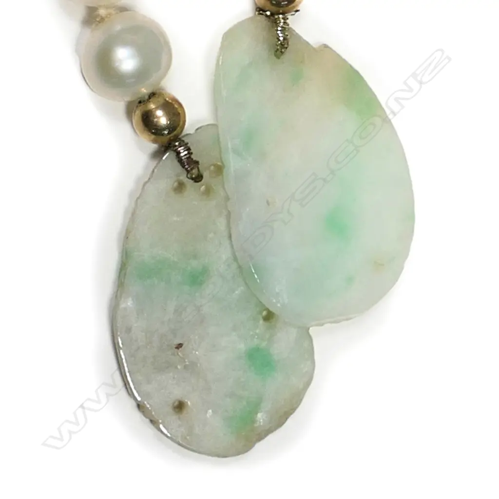 A cultured pearl and jade sautoir, Image 1++