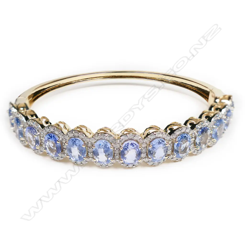 A 14ct gold, sapphire and diamond antique style bangle, Image 1++