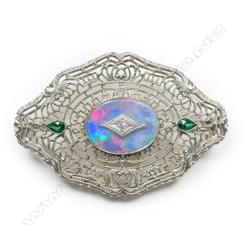 A vintage 14ct white gold opal and diamond brooch, Image 1++