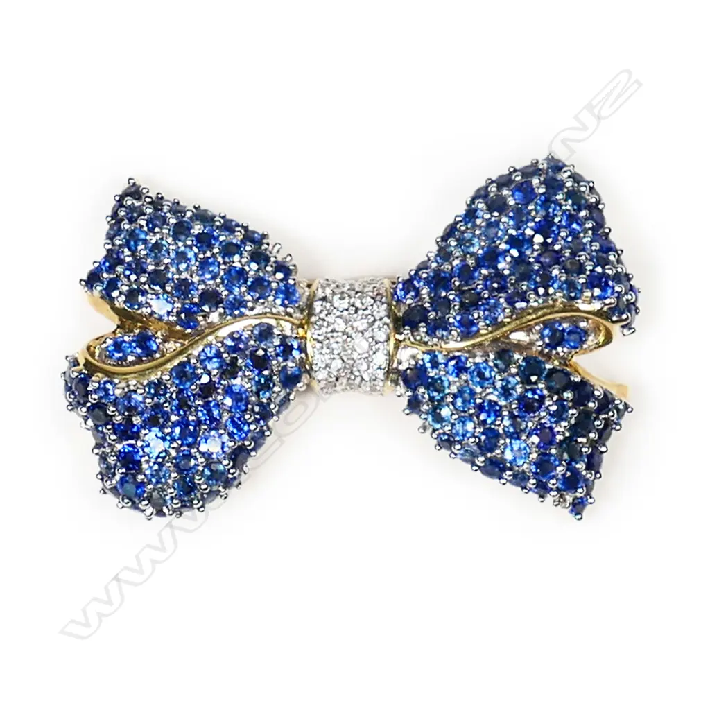 An impressive 18ct gold, sapphire and diamond bow brooch, Image 1++