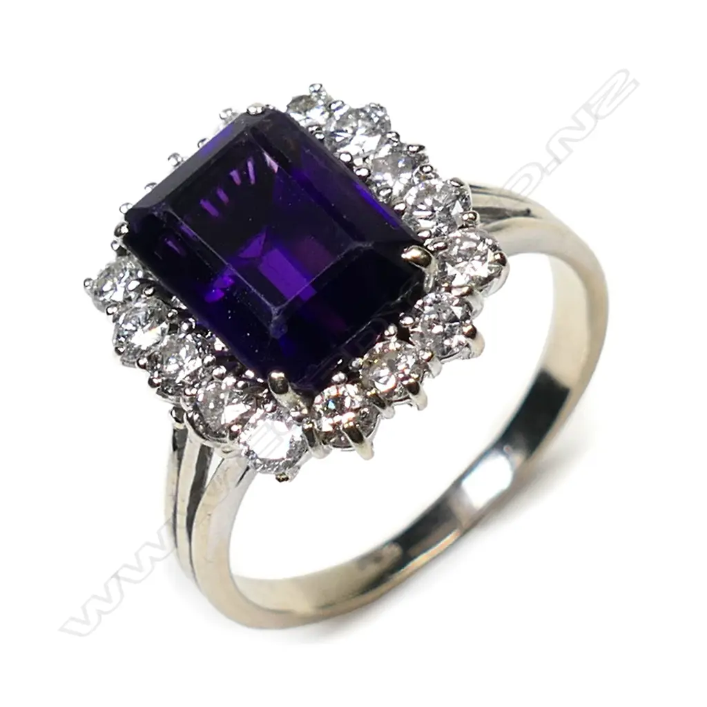 A good traditional amethyst and diamond cluster ring, Image 1++