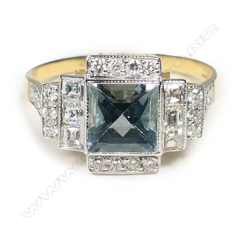 An 18ct gold, aquamarine and diamond Art Deco style ring, Image 1++