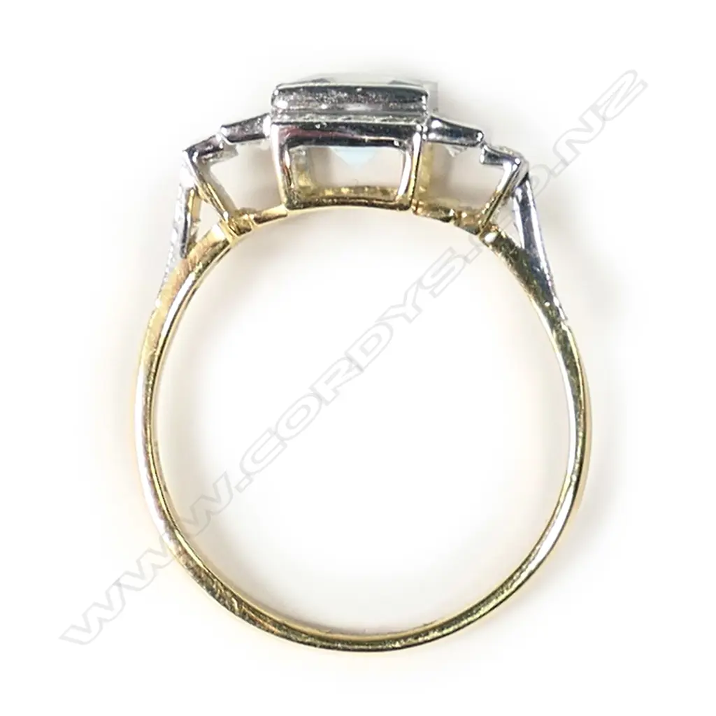 An 18ct gold, aquamarine and diamond Art Deco style ring, Image 1++