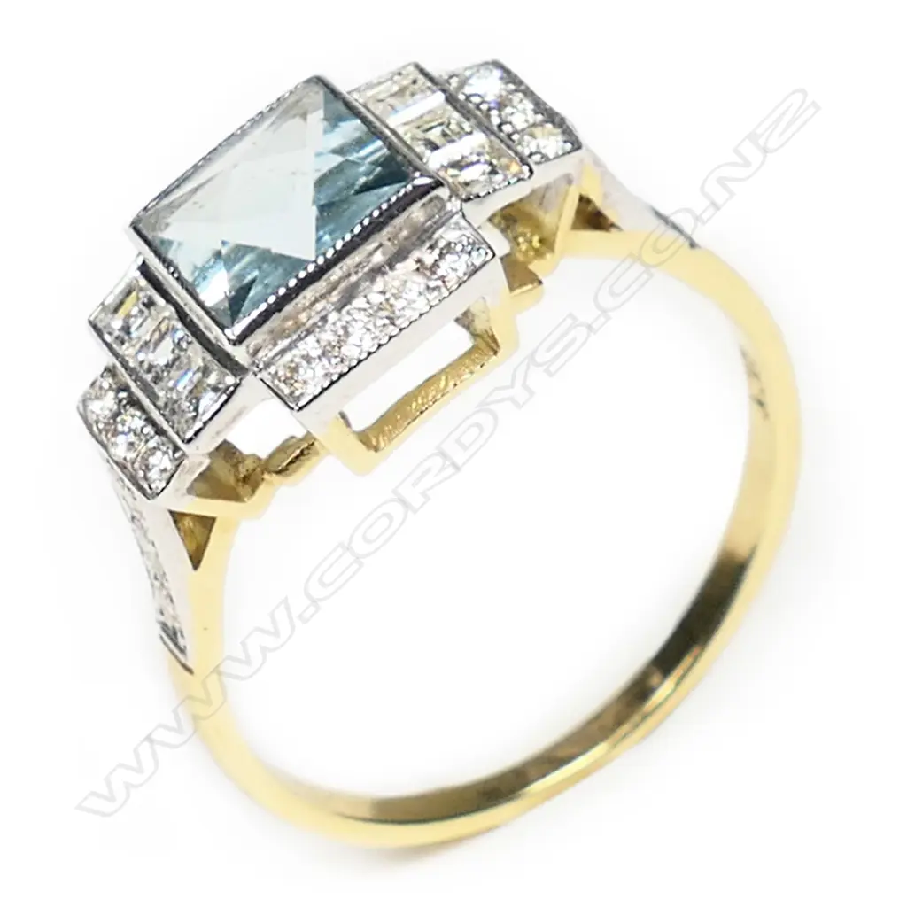 An 18ct gold, aquamarine and diamond Art Deco style ring, Image 1++