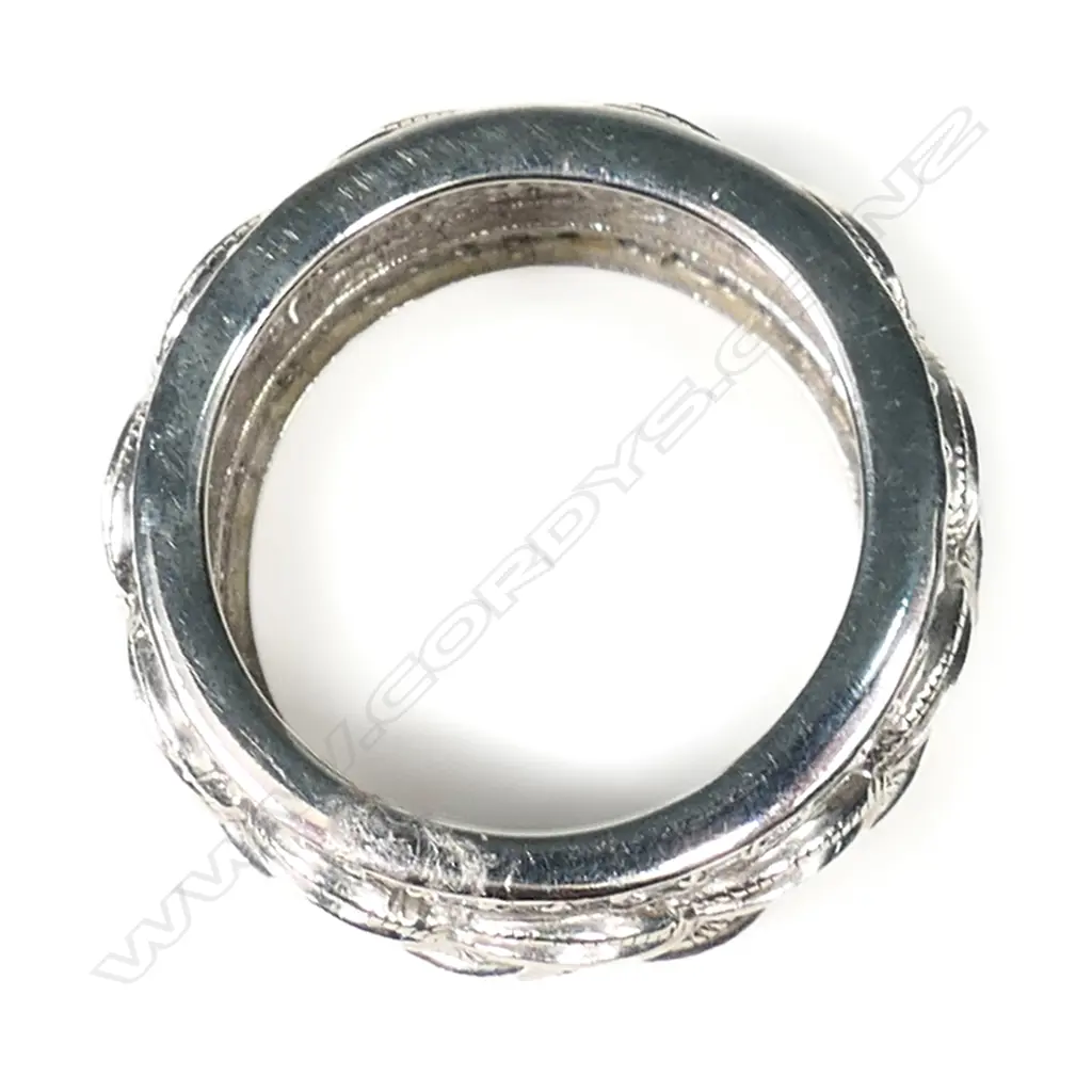 A 14ct white gold and diamond dress ring, Image 1++