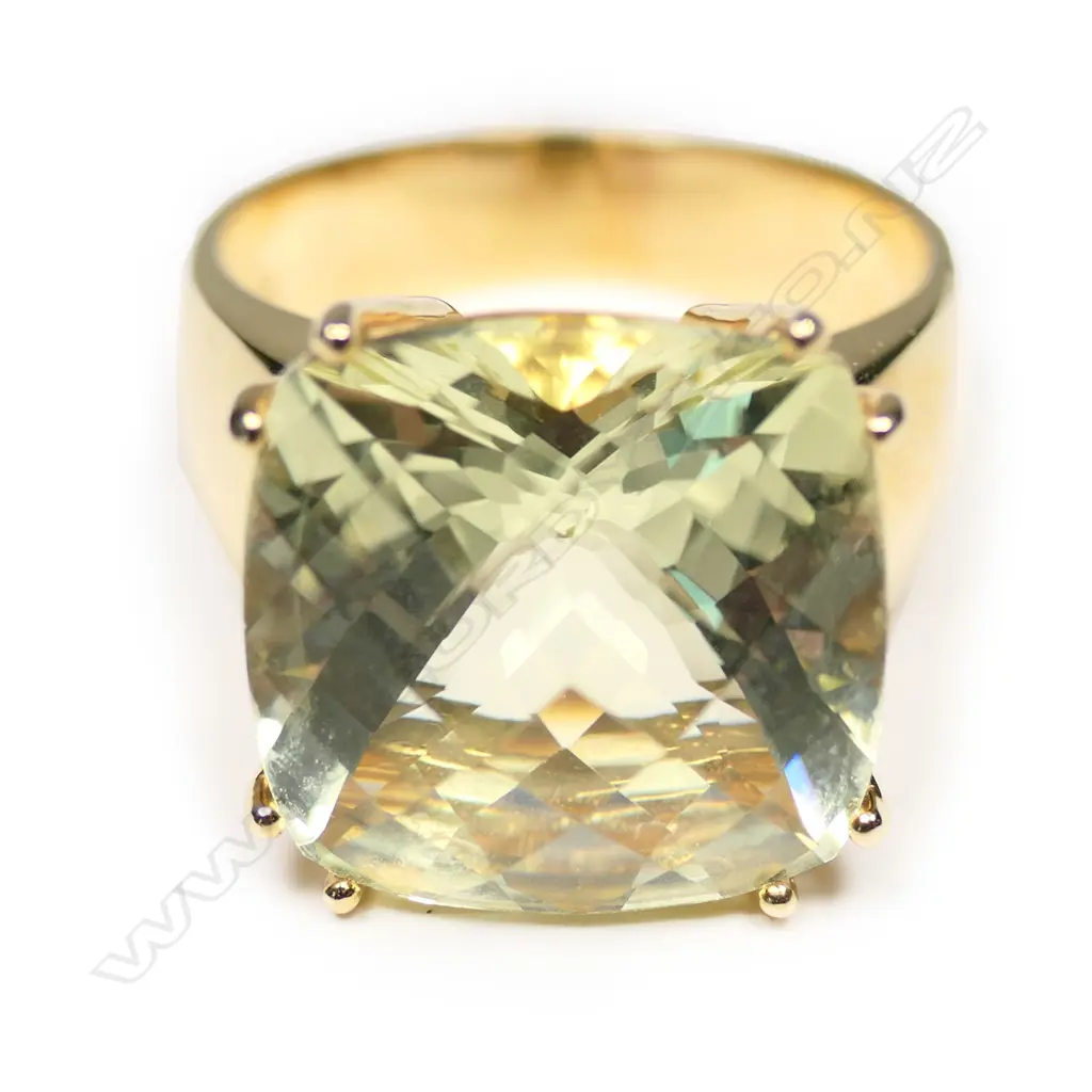 An 18ct gold and lemon quartz ring, Image 1++