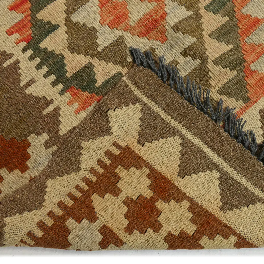 A pleasantly faded slit weft woven kilim, Image 1++