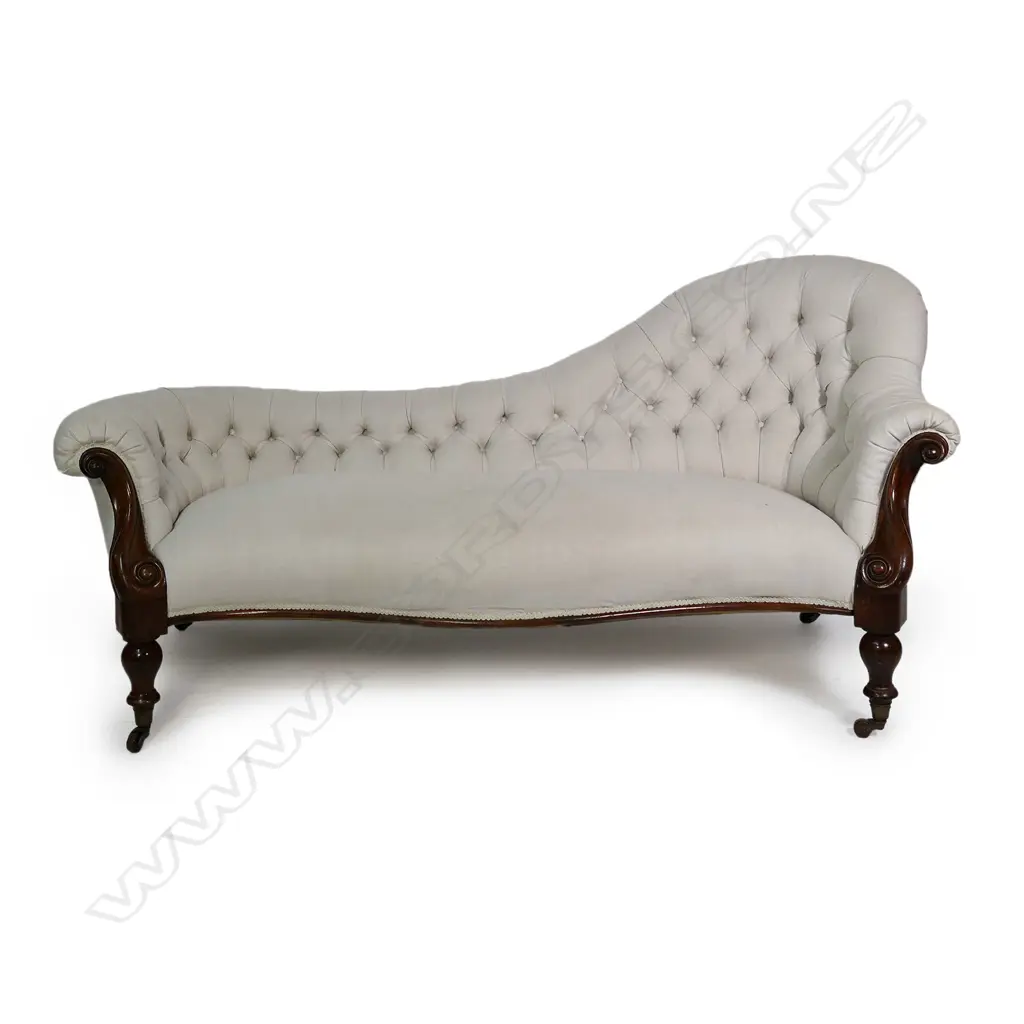 A Victorian rosewood chaise longue, Image 1++