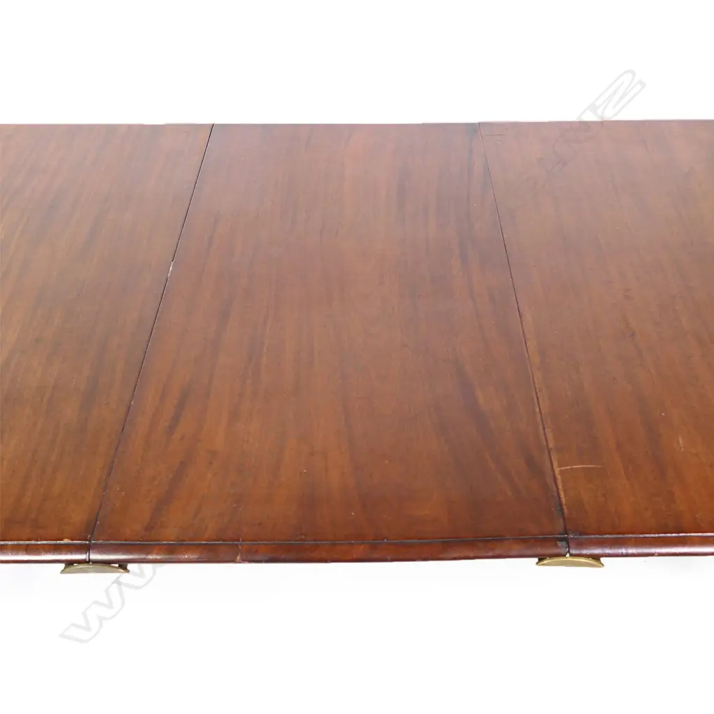 A Victorian mahogany extension dining table, Image 1++