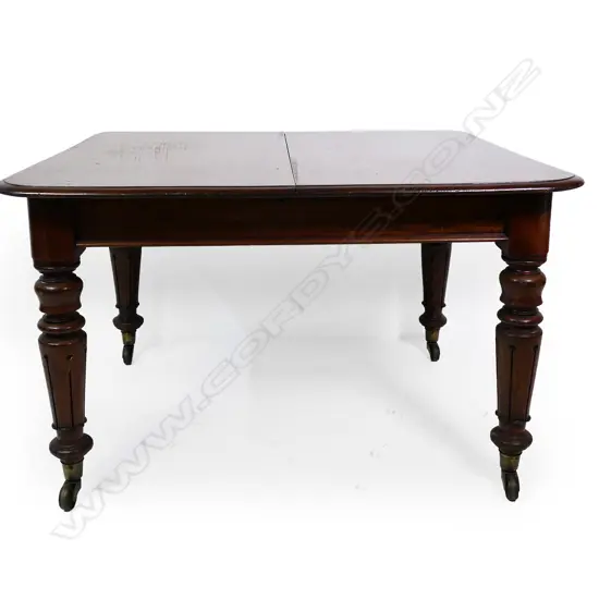 A Victorian mahogany extension dining table,