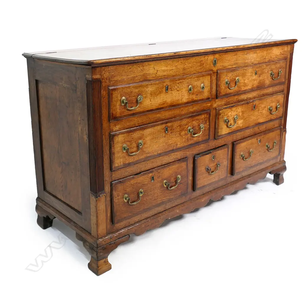 A Georgian oak mule chest, Image 1++