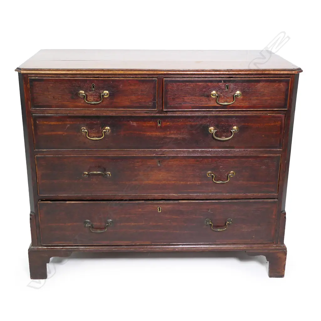 A Georgian oak five drawer chest, Image 1++