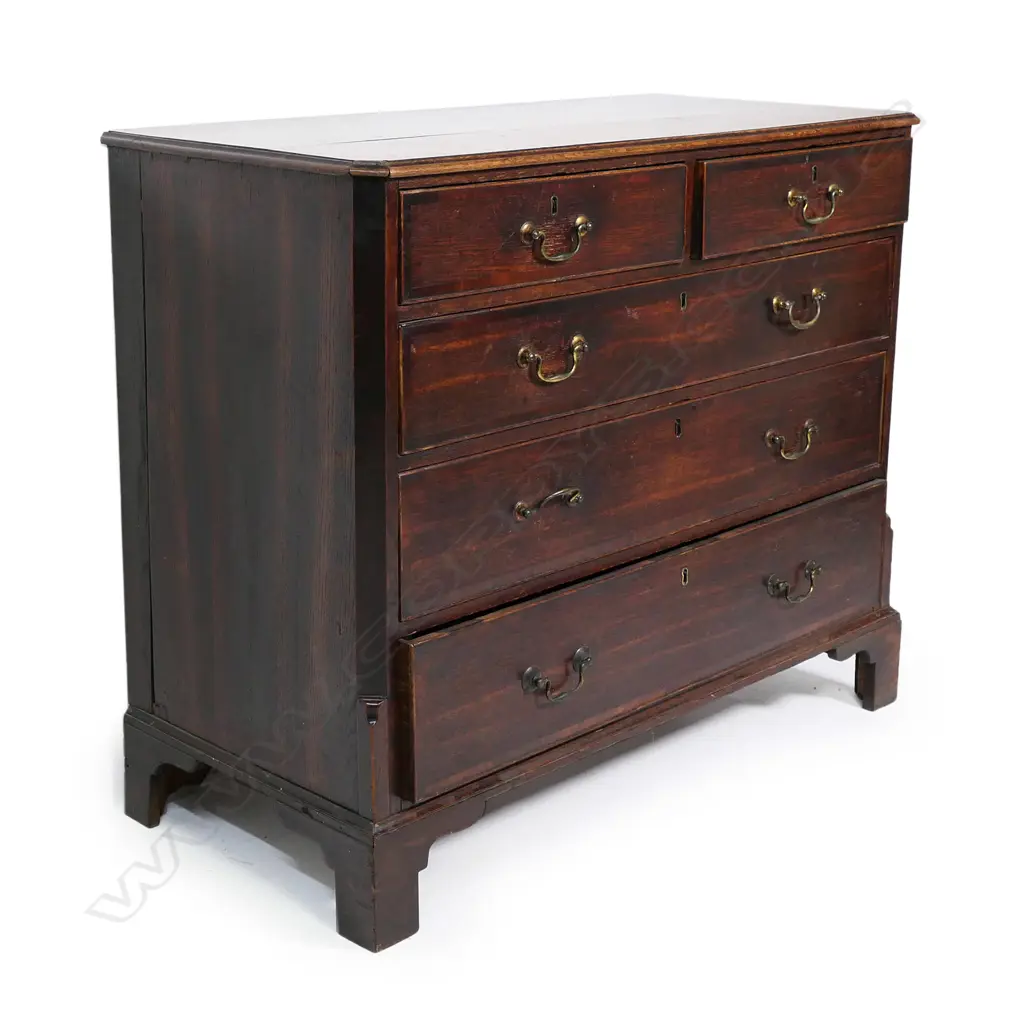 A Georgian oak five drawer chest, Image 1++