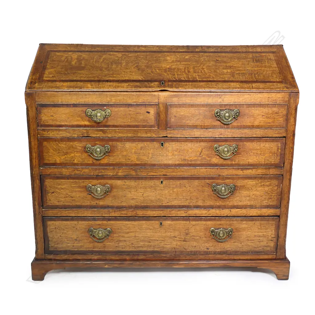 A Georgian oak bureau, Image 1++