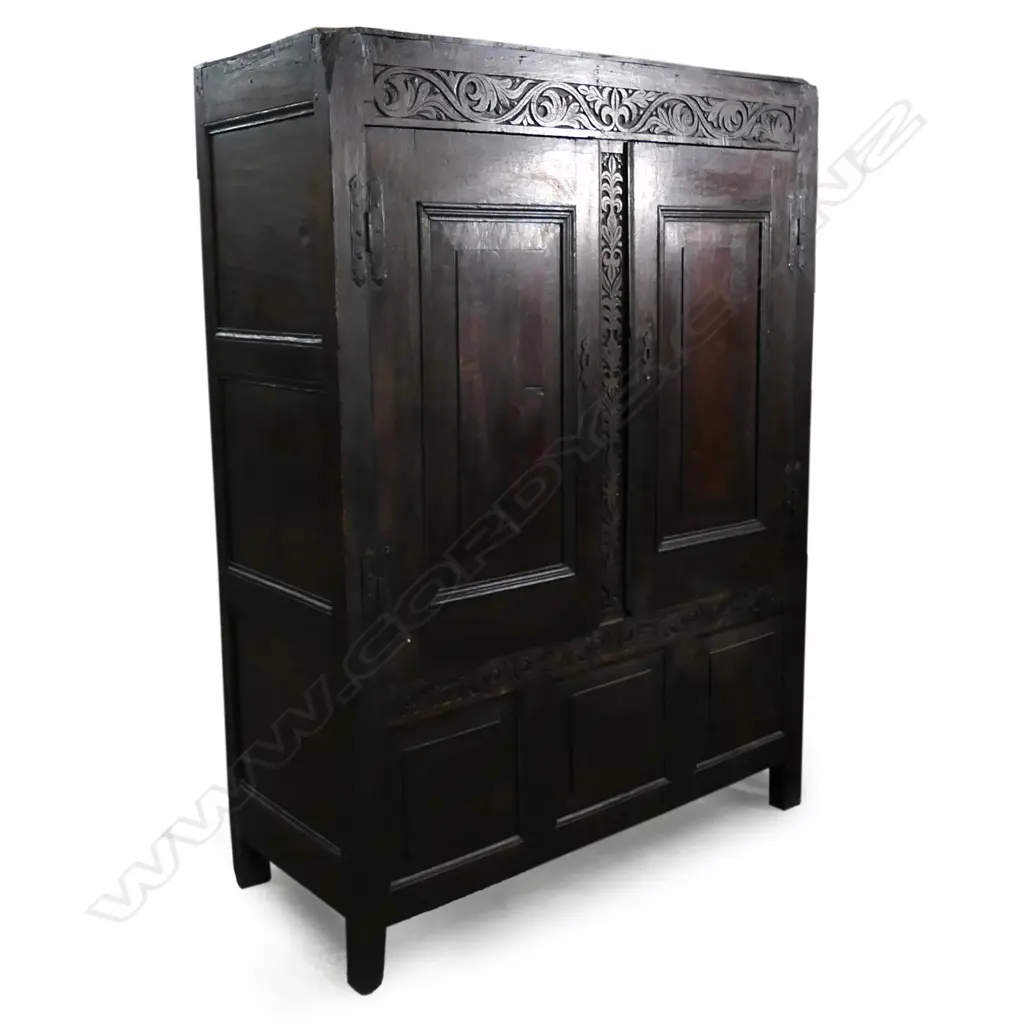 A 19thC French oak country armoire, Image 1++