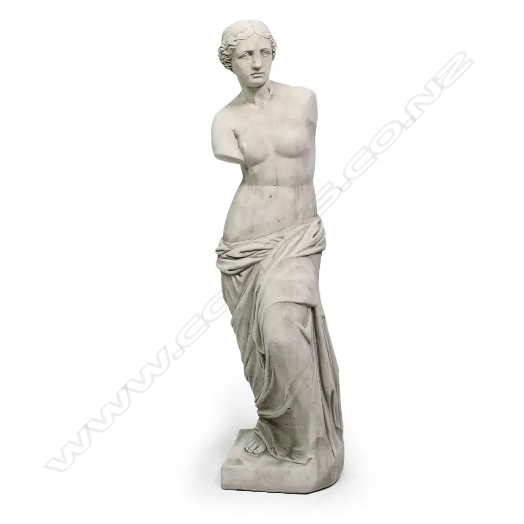 A tall fine concrete Venus de Milo garden sculpture, Image 1++