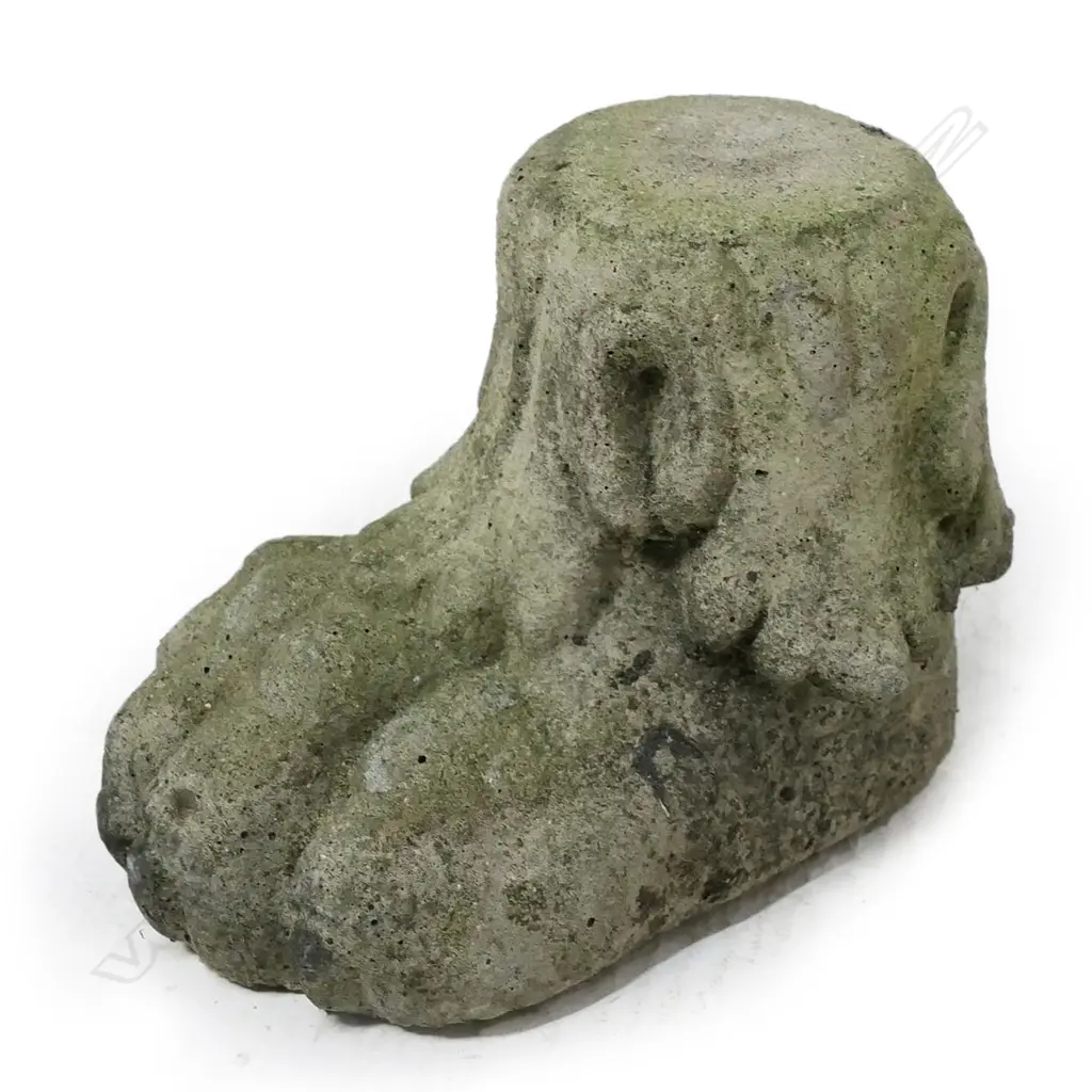 A classical Tudor style fine concrete wide low planter, Image 1++