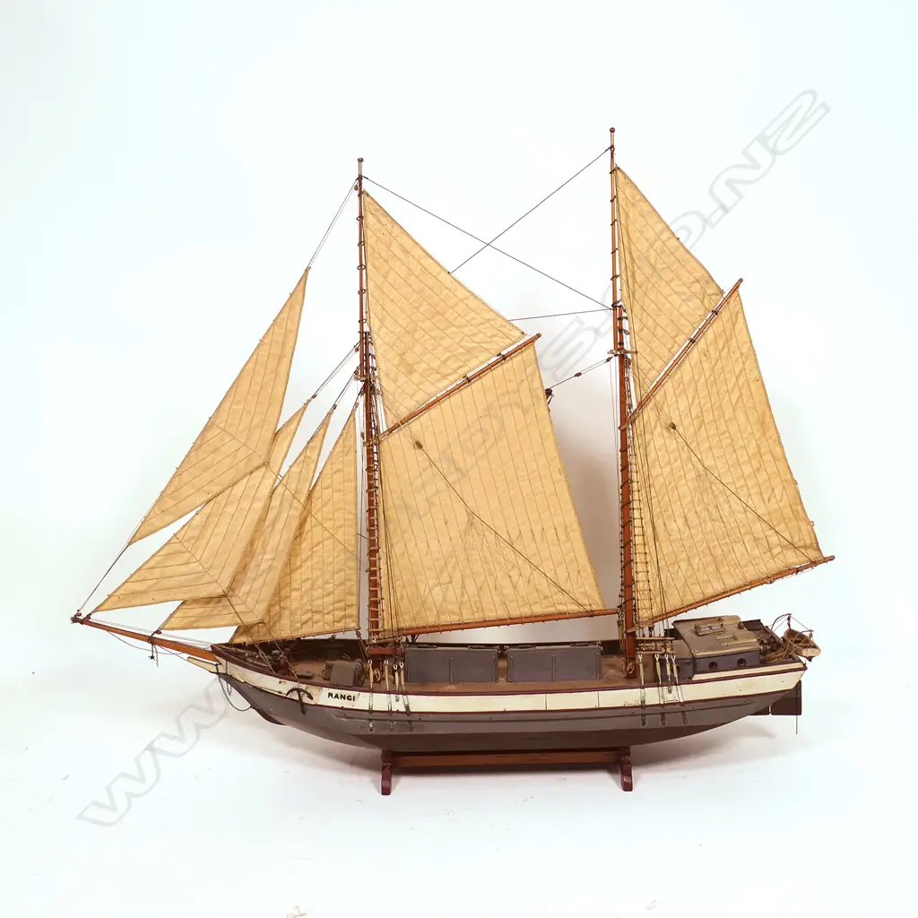 A model of the scow 'Rangi', Image 1++