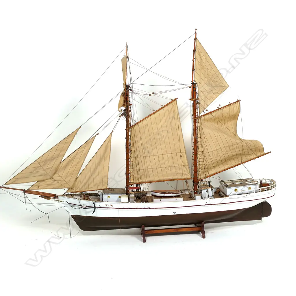 A model of the topsail schooner 'Huia', Image 1++