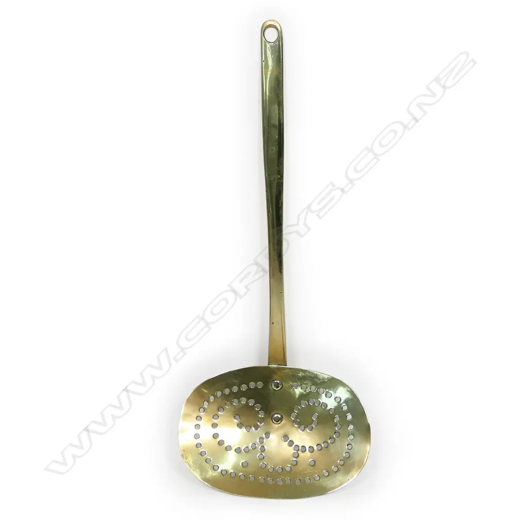 A George III brass skimmer, Image 1++