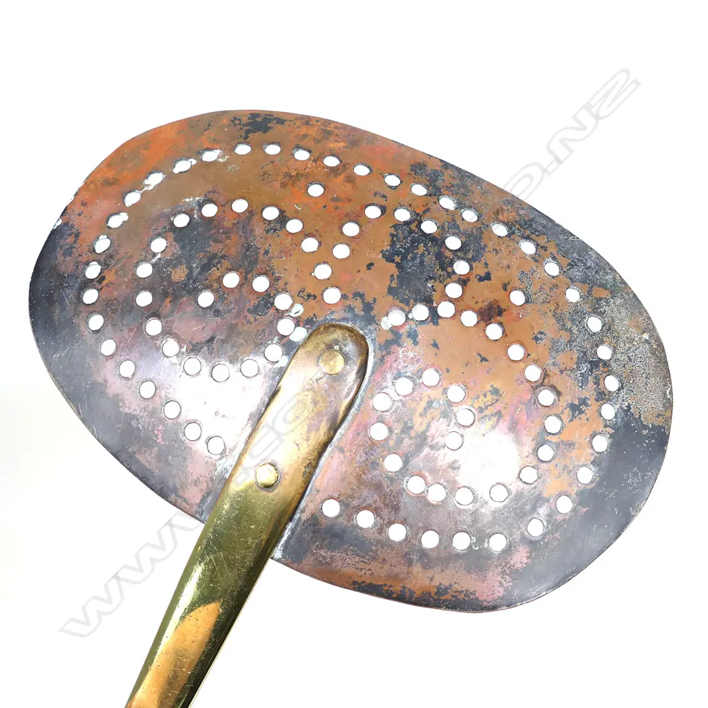 A George III brass skimmer, Image 1++