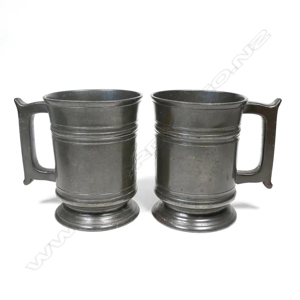 A pair of early Victorian pewter pint mugs, Image 1++