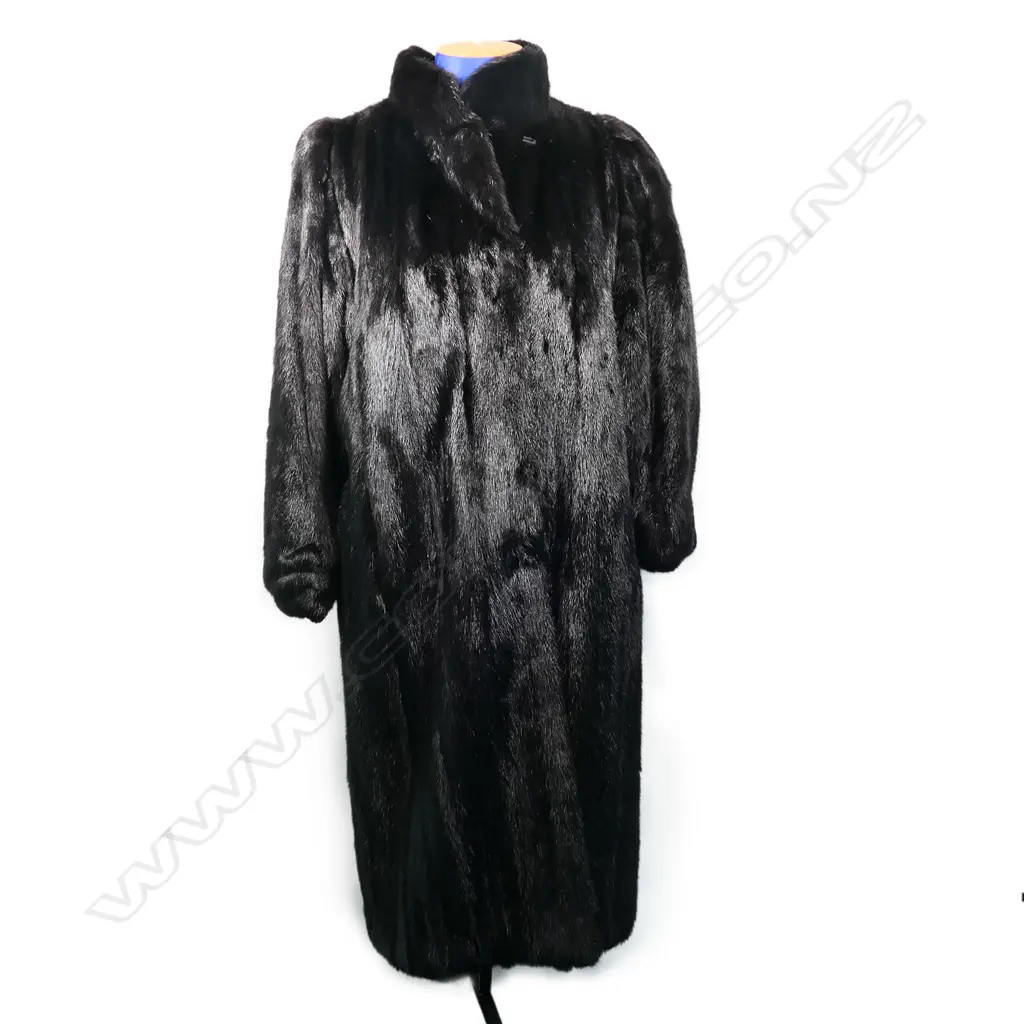 A French black mink fur coat, Image 1++