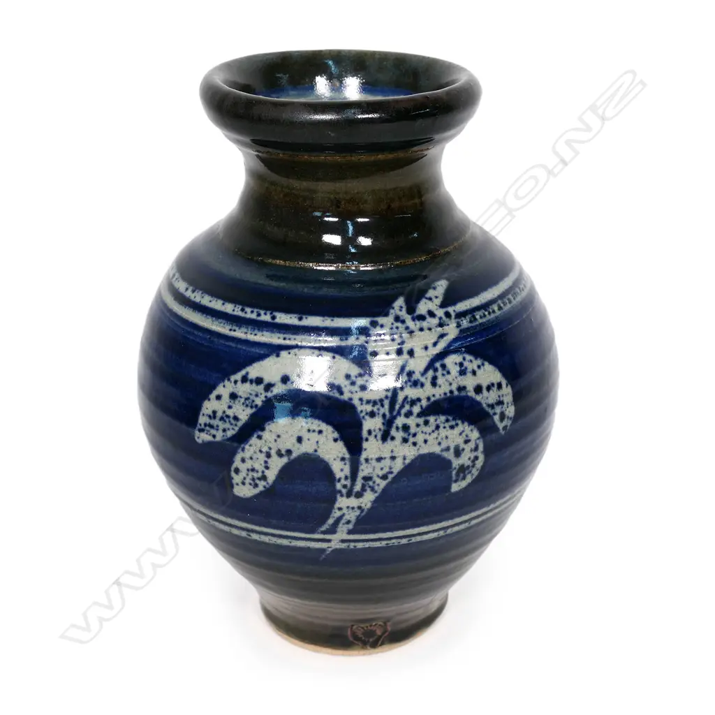 A Mirek Smisek wax resist vase, Image 1++