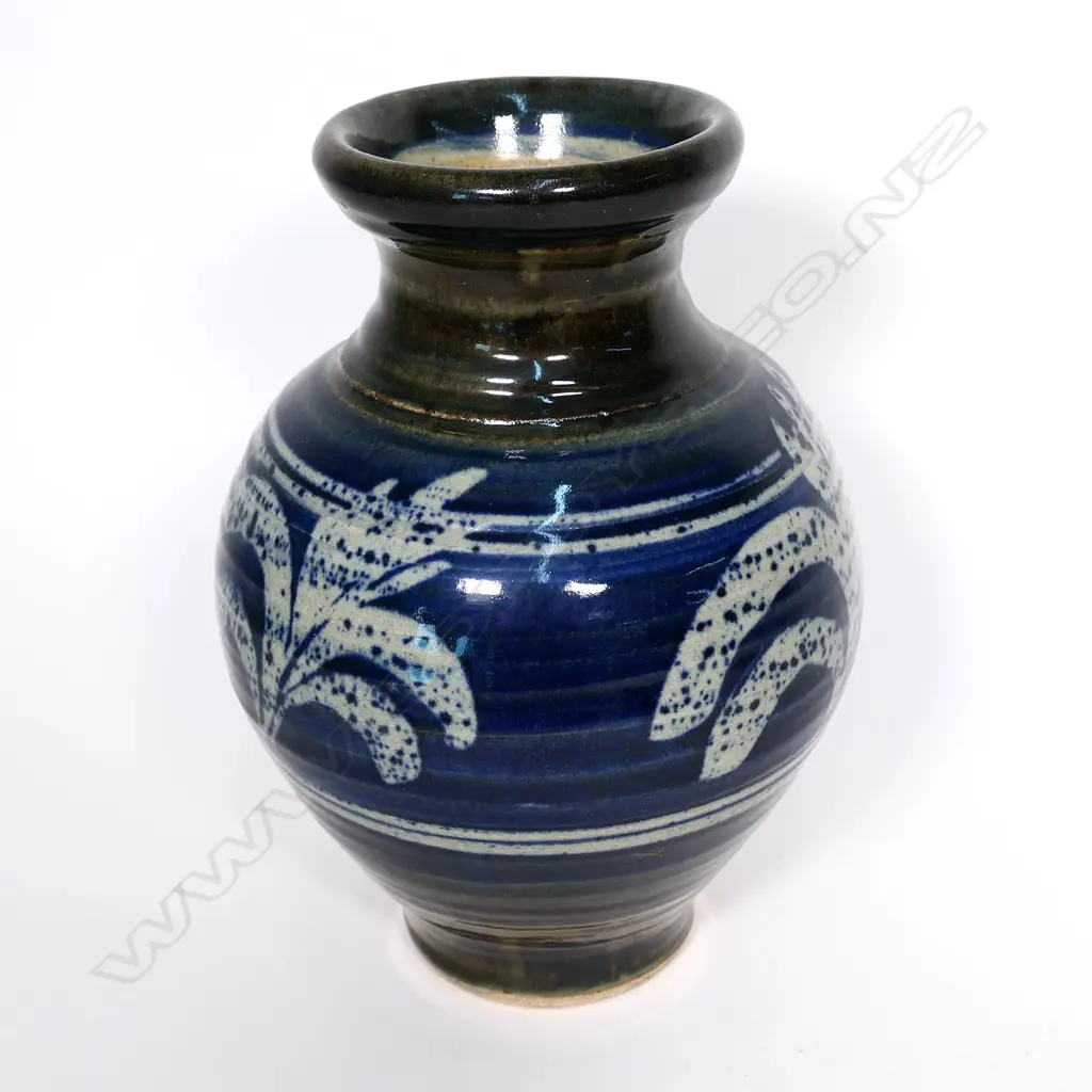 A Mirek Smisek wax resist vase, Image 1++