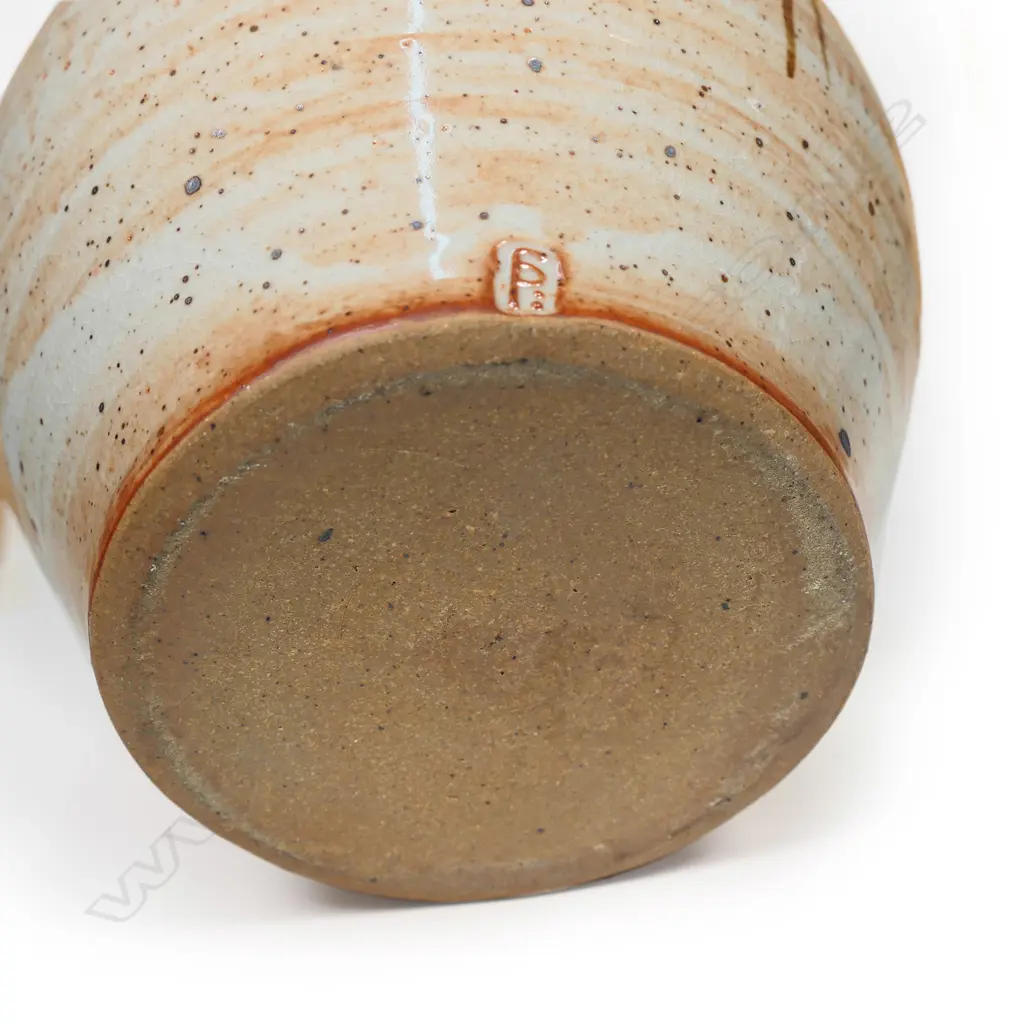 A Peter Stichbury wax resist shino glazed vase, Image 1++