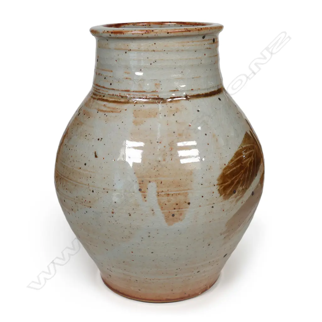 A Peter Stichbury wax resist shino glazed vase, Image 1++