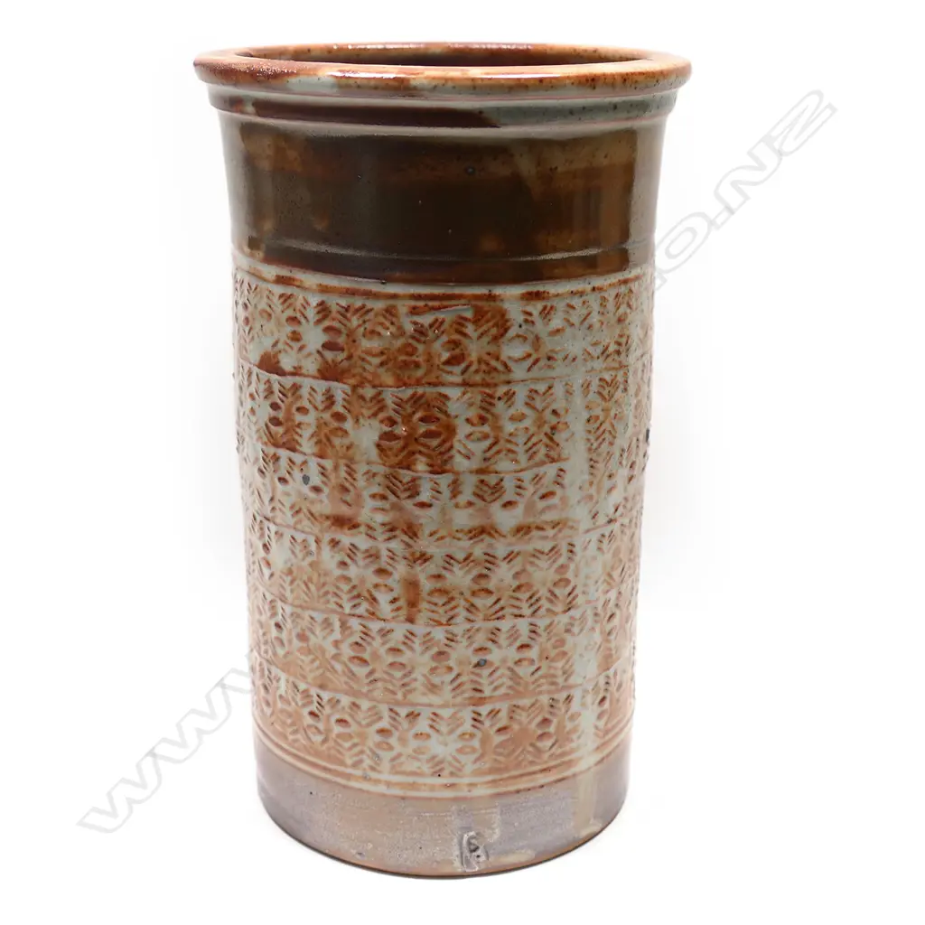 A Peter Stichbury stoneware cylinder vase, Image 1++