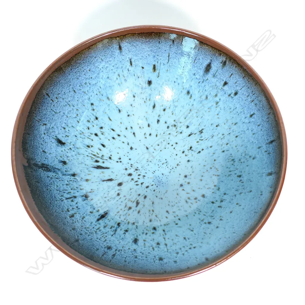 A Peter Stichbury large chun glazed flared bowl, Image 1++