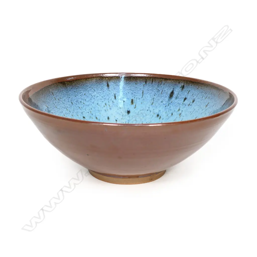 A Peter Stichbury large chun glazed flared bowl, Image 1++